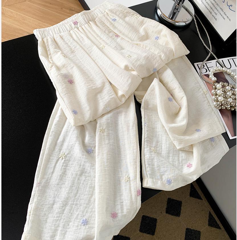 Quần culottes nữ ống rộng chất liệu lụa lanh thêu hoa, dáng suông rộng mùa hè 2026 — màu mơ chi tiết 4