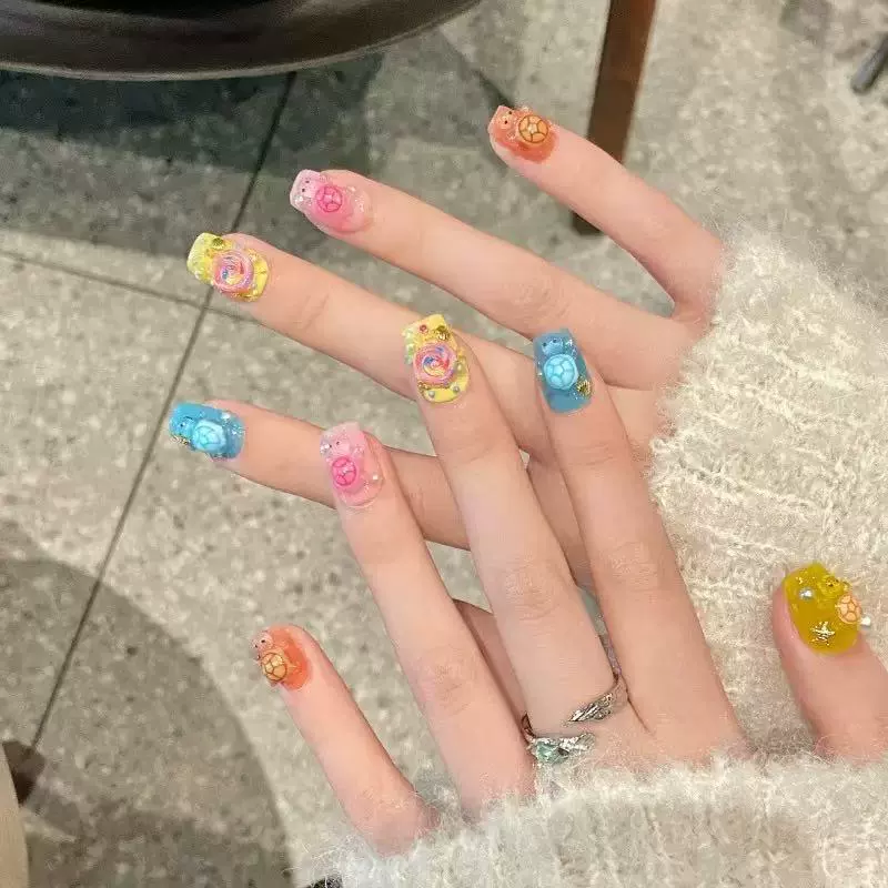 Популярные светящиеся мини-украшения в виде черепахи, украшения для дизайна ногтей, небольшие подарки, носимые аксессуары для ногтей с героями мультфильмов, украшения из смолы