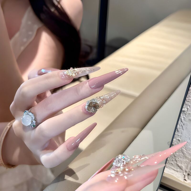 Purely Handmade Wearable Nails, Gentle Style, Nude Apricot Color, Champagne Crushed Diamond Manicure, Whitening Elegant, Thin Dog Long Tip, Autumn and Winter Style Purely Handmade Wearable Nails, Gentle Style, Nude Apricot Color, Champagne Crushed Diamond Manicure, Whitening Elegant, Thin Dog Long Tip, Autumn and Winter Style