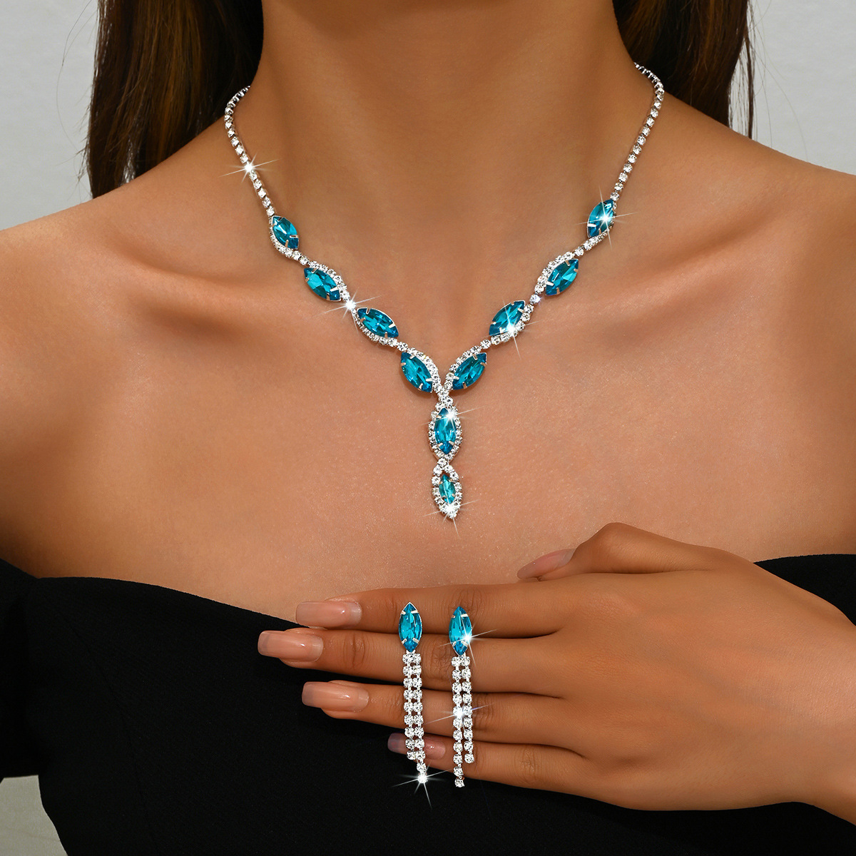 Set gioielli sposa con collana a goccia marquise e orecchini_voghion.com