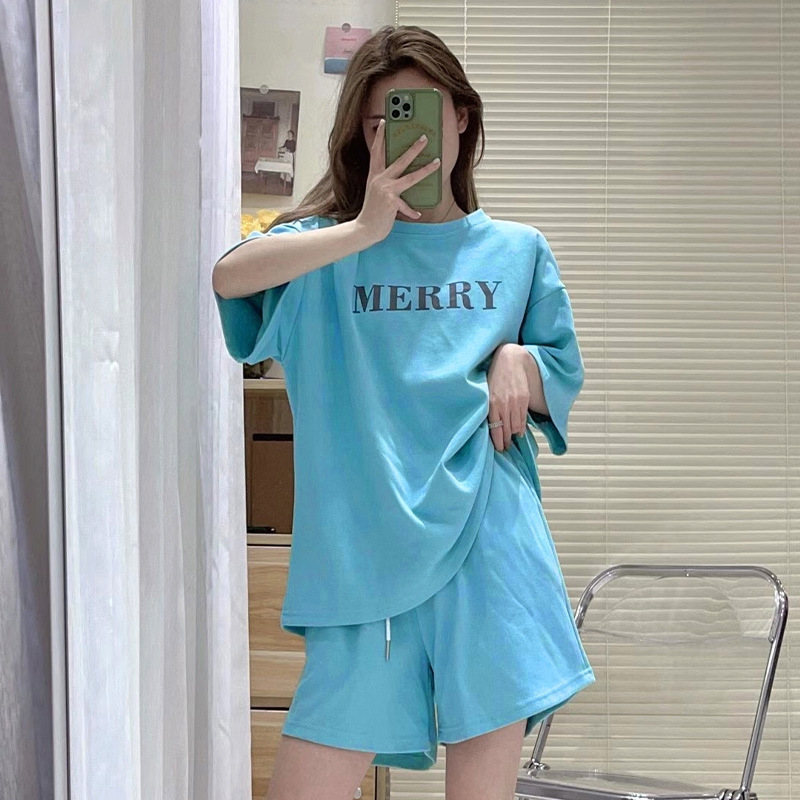 2026 New Women's Short-Sleeve T-Shirt Set with Loose-Fitting Sports Wide-Leg Shorts, Versatile for Both Casual and Sweet Styles, Two-Piece Summer Outfit Trendy