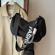 ��ˮţ����Ӱ�Ů������б���ŮС���¿�ٴ����e�\���L�μ��