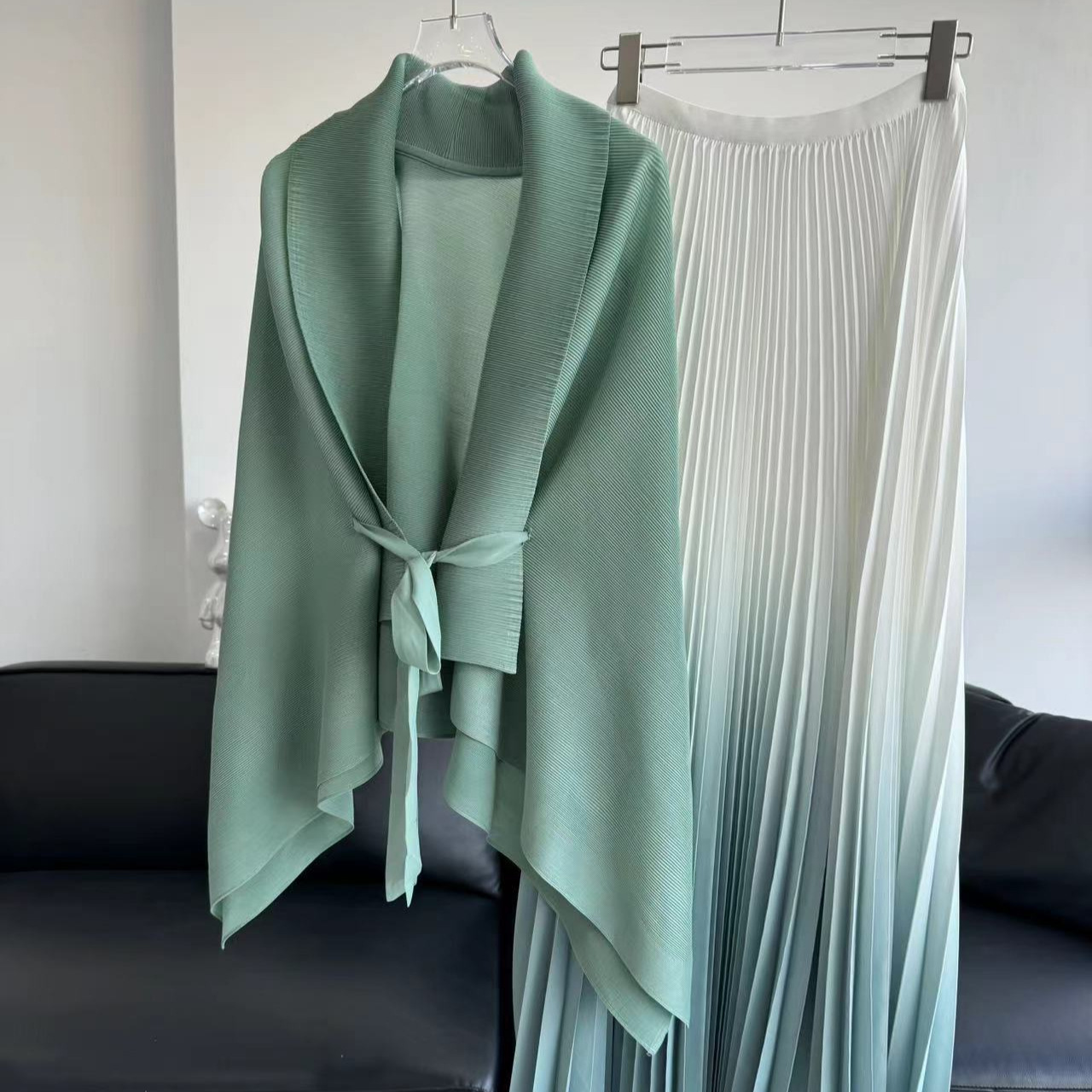 Vêtements pour femmes, haut plissé uni à manches papillon, jupe dégradée, ensemble deux pièces, cardigan tendance, tempérament printemps et automne_voghion.com