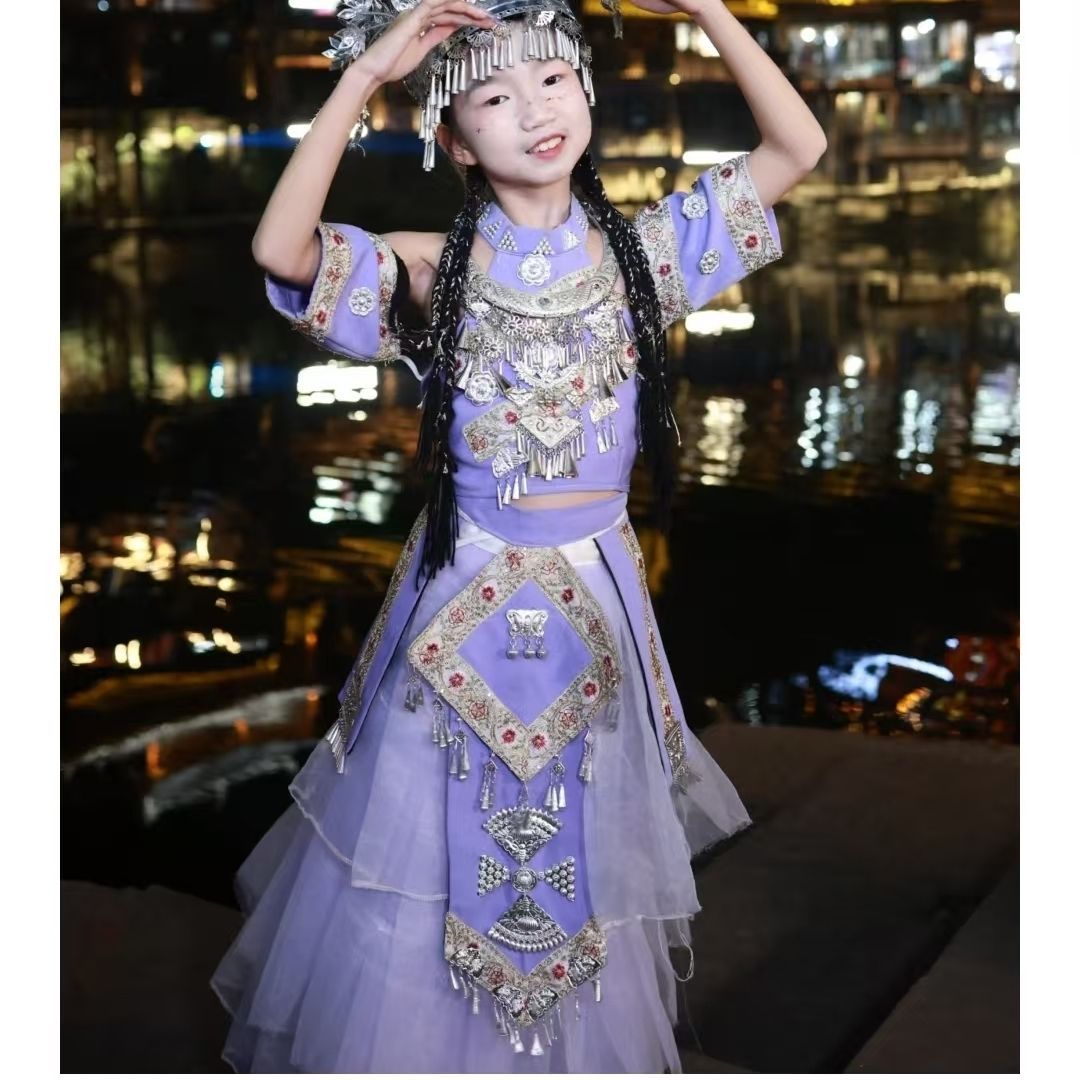 보라색 튜브탑, 벨트 10개, 스커트 10개