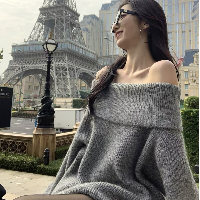Korean-style hot girl new off-shoulder sweater, autumn and winter elegant, casual, loose, mid-length knit top Korean-style hot girl new off-shoulder sweater, autumn and winter elegant, casual, loose, mid-length knit top