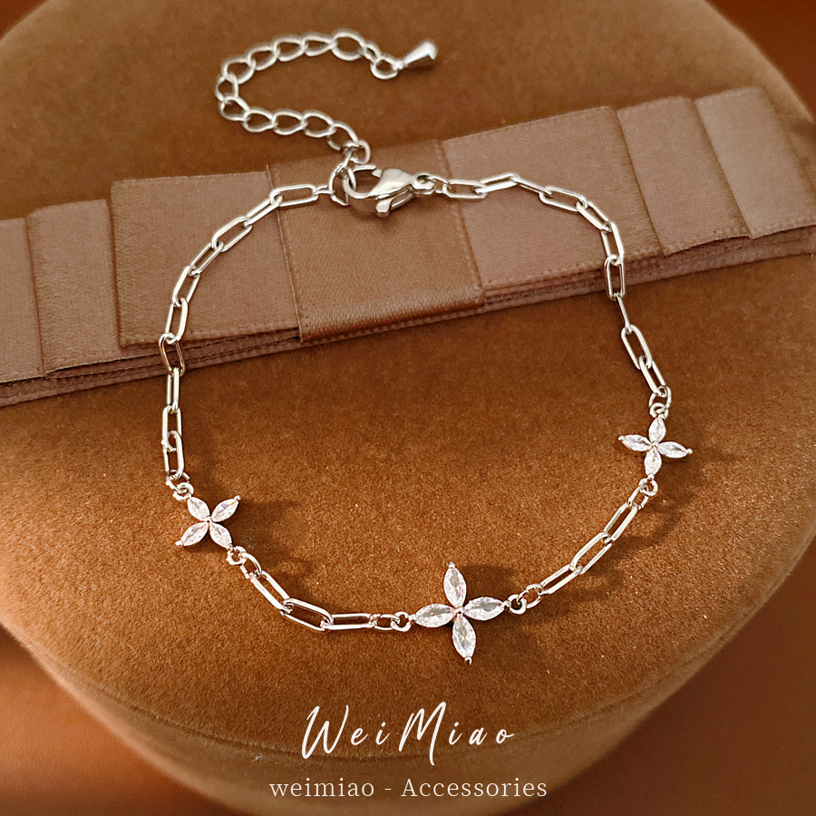 Zircon hueco pulsera de flores ligera de lujo nicho de alto nivel pulsera de sensación de viento frío personalidad de moda joyería al por mayor