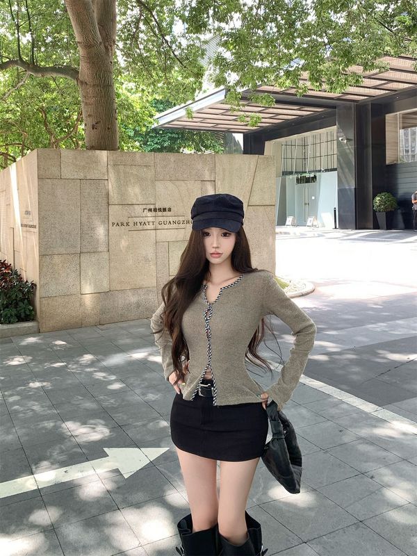 格纹扭结长袖针织衫女秋季2025新款辣妹设计感半开领修身显瘦上衣|undefined