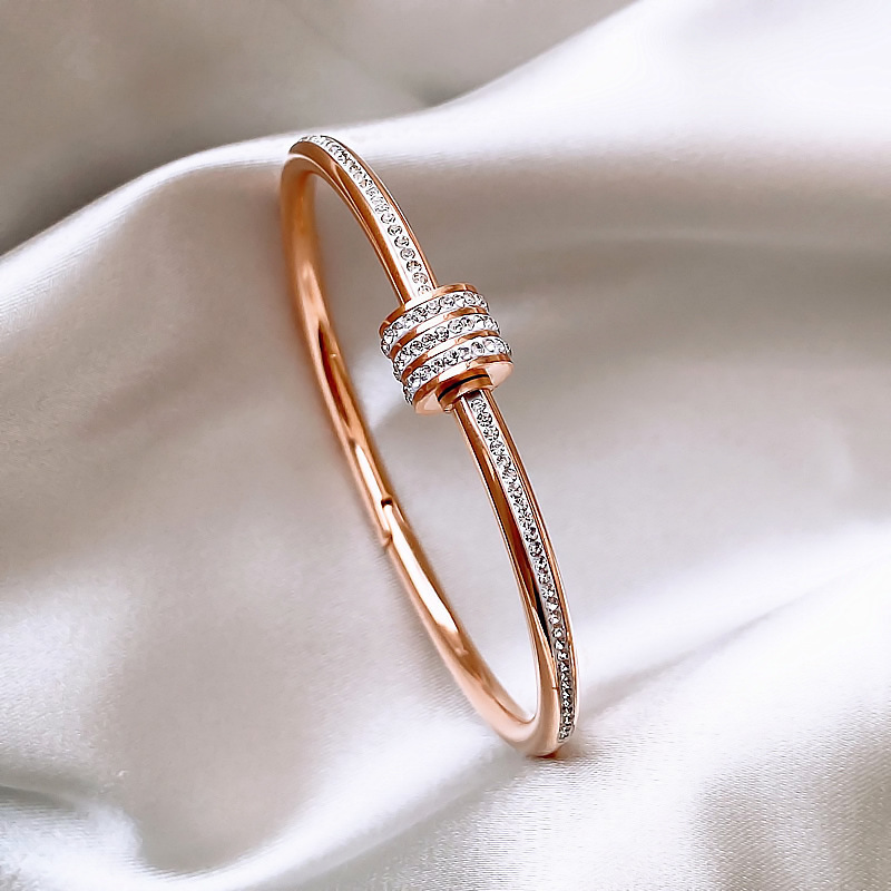 Minimalist Crystal Bracelet For Women Elegant Diamond Inlaid Bangle_voghion.com