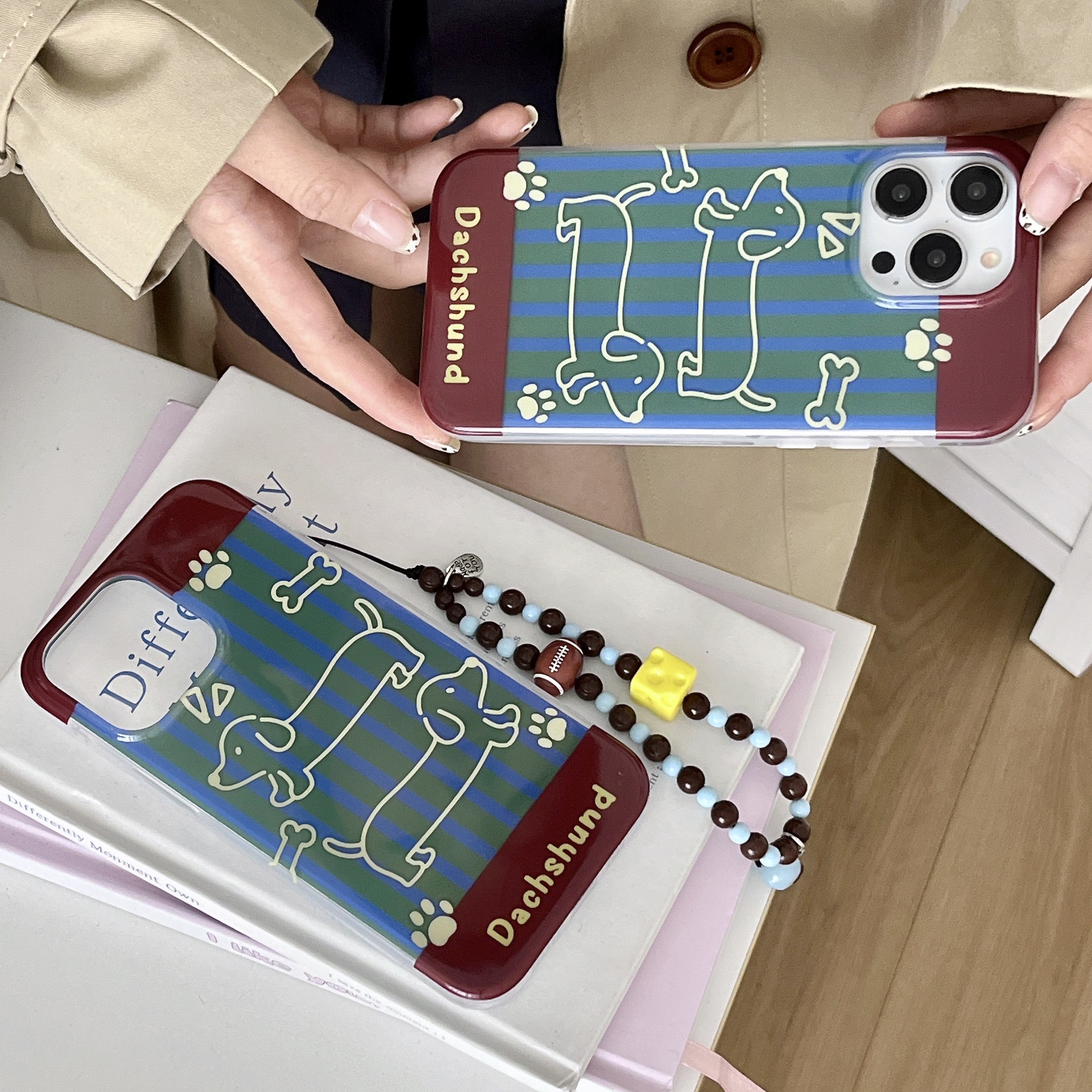 Perro salchicha a rayas estilo ins para iPhone 16promax funda para teléfono móvil 13 cadena Apple 14P 12 hembra