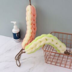 2色のつなぎ合わせは背の長いストリップを引っ張って大人の背中の泡立て器をこすります。