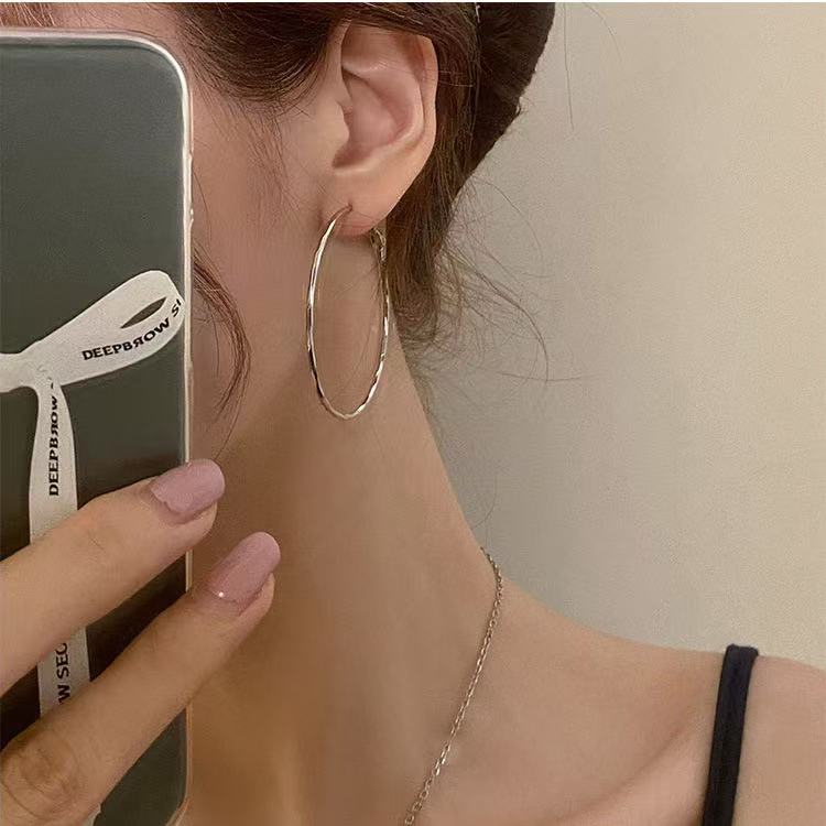 Brillo de viento frío para mujeres pendientes barrocos irregulares de alta calidad largos delgados pendientes de meteorito de moda únicos dos usados