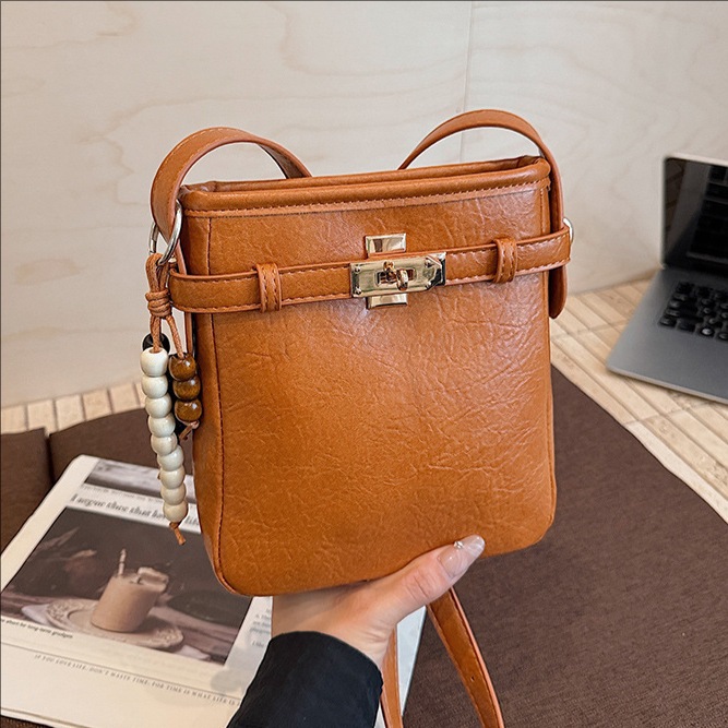 Transfronterizos de alto nivel bolso de mano para mujeres otoño y invierno 2025 nuevo estilo retro de moda mochila mochila casual