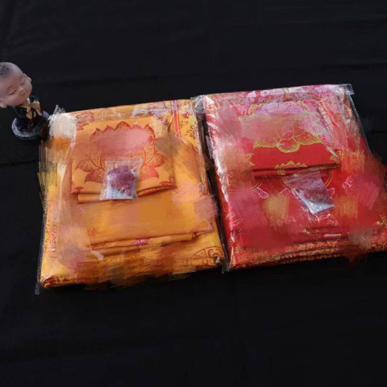 Пятикомпонентный комплект: двустороннее стеганое одеяло Дхарани премиум-класса с вышивкой, 120x200 см, молитвенное одеяло, желтое покрывало