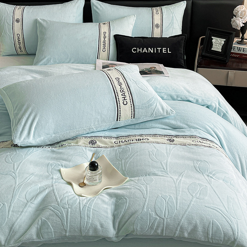 Espesado tallado de leche de lana de cuatro piezas conjunto 2025 nuevo coral lana de invierno sábanas de franela cubierta de cama