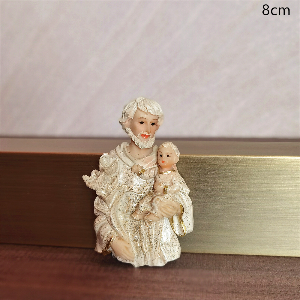 No. 63 Jose sostiene al niño y pega 8 cm en el refrigerador