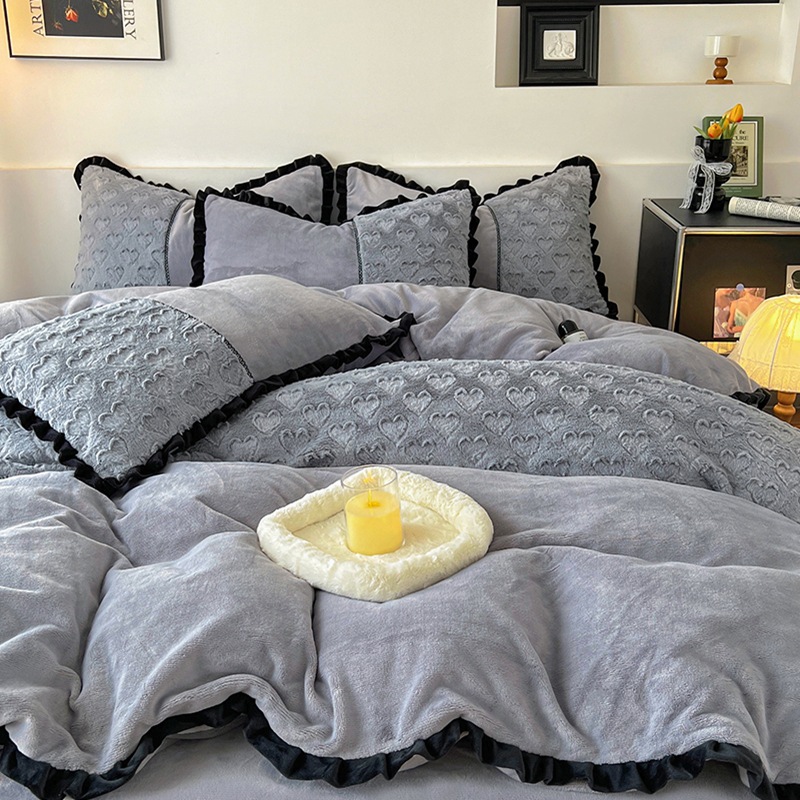 Nuevo estilo tridimensional de piel de conejo de imitación de amor, conjunto de cuatro piezas de terciopelo de leche, ropa de cama cálida de otoño e invierno de estilo europeo, funda de edredón de sábanas