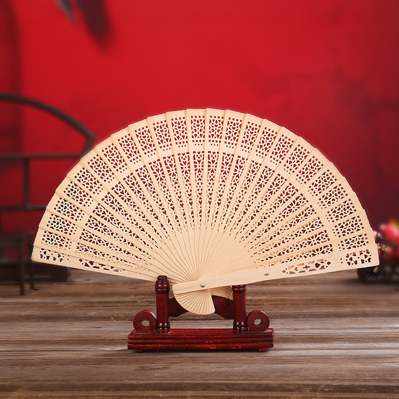 Ventilador plegable de estilo antiguo ventilador de sándalo ventilador de sándalo ventilador de fragancia birmana para enviar a los extranjeros fácilmente abierto y cerrado