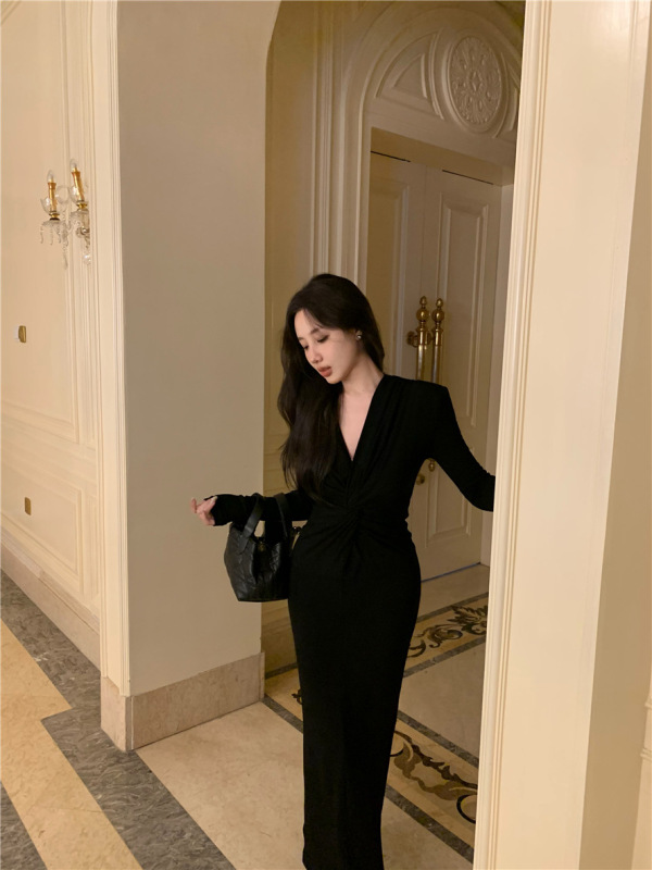 黑色扭结气质女神长袖开叉新款裙子收腰打底连衣裙修身显身材长裙|undefined