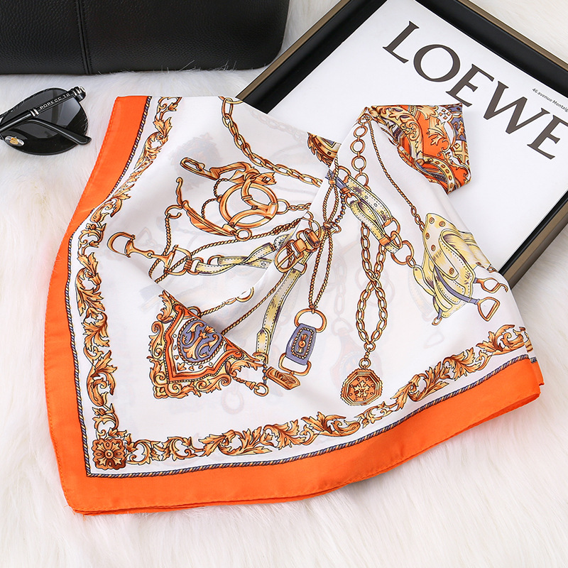 Transfronterizos primavera y otoño nueva cadena de seda cuadrada impresa retró bufandas de cuello de transporte universal bufandas de seda damas sensación de alto nivel
