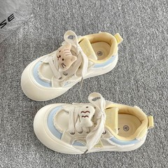 女童低帮板鞋2025春季新款玩偶卡通休闲鞋系带时尚童鞋百搭单鞋潮