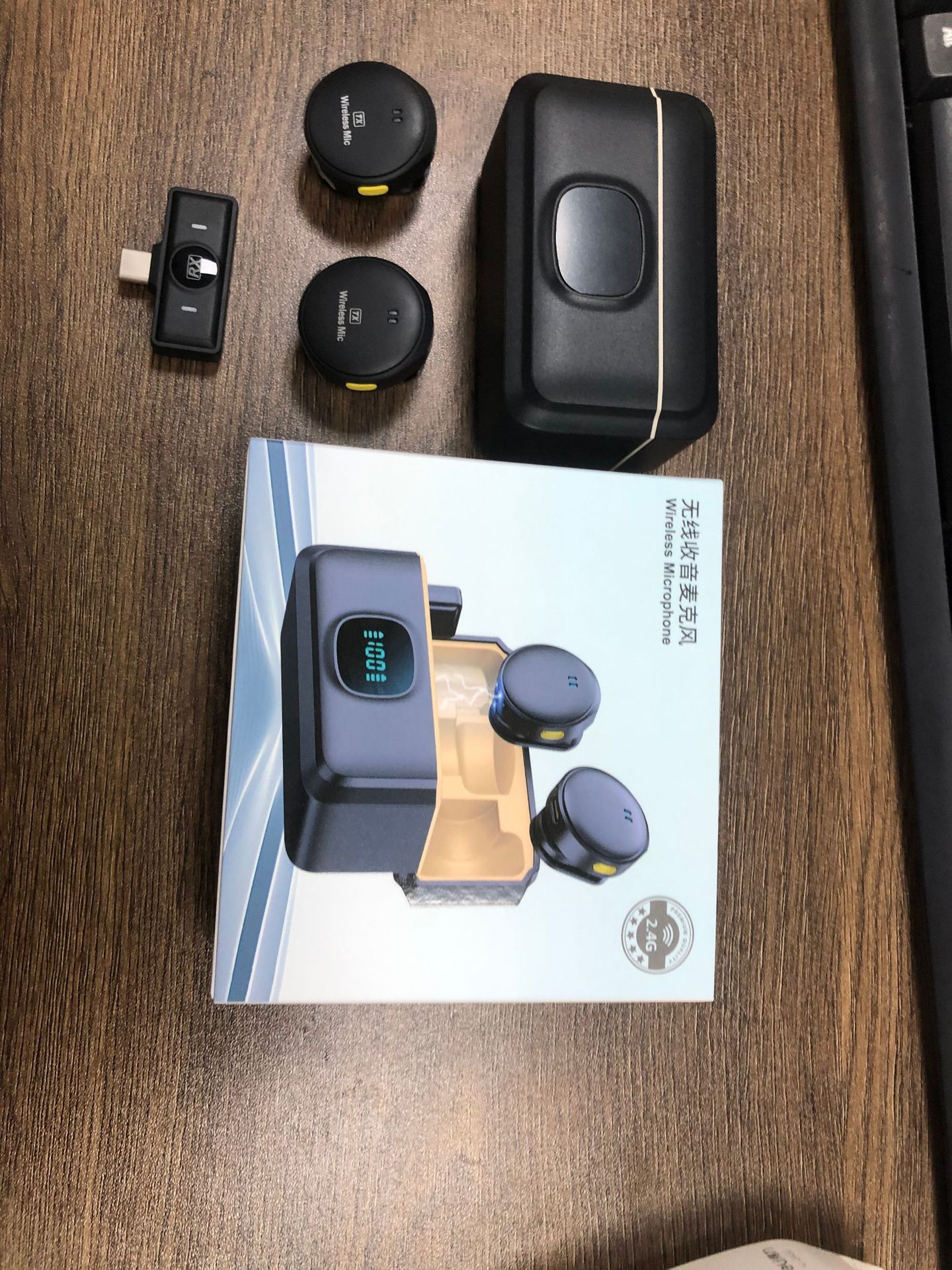 Transfronterizo 2 en 1 collar inalámbrico micrófono uno arrastrar dos ancla transmisión en vivo micrófono de grabación de video micrófono reducción de ruido