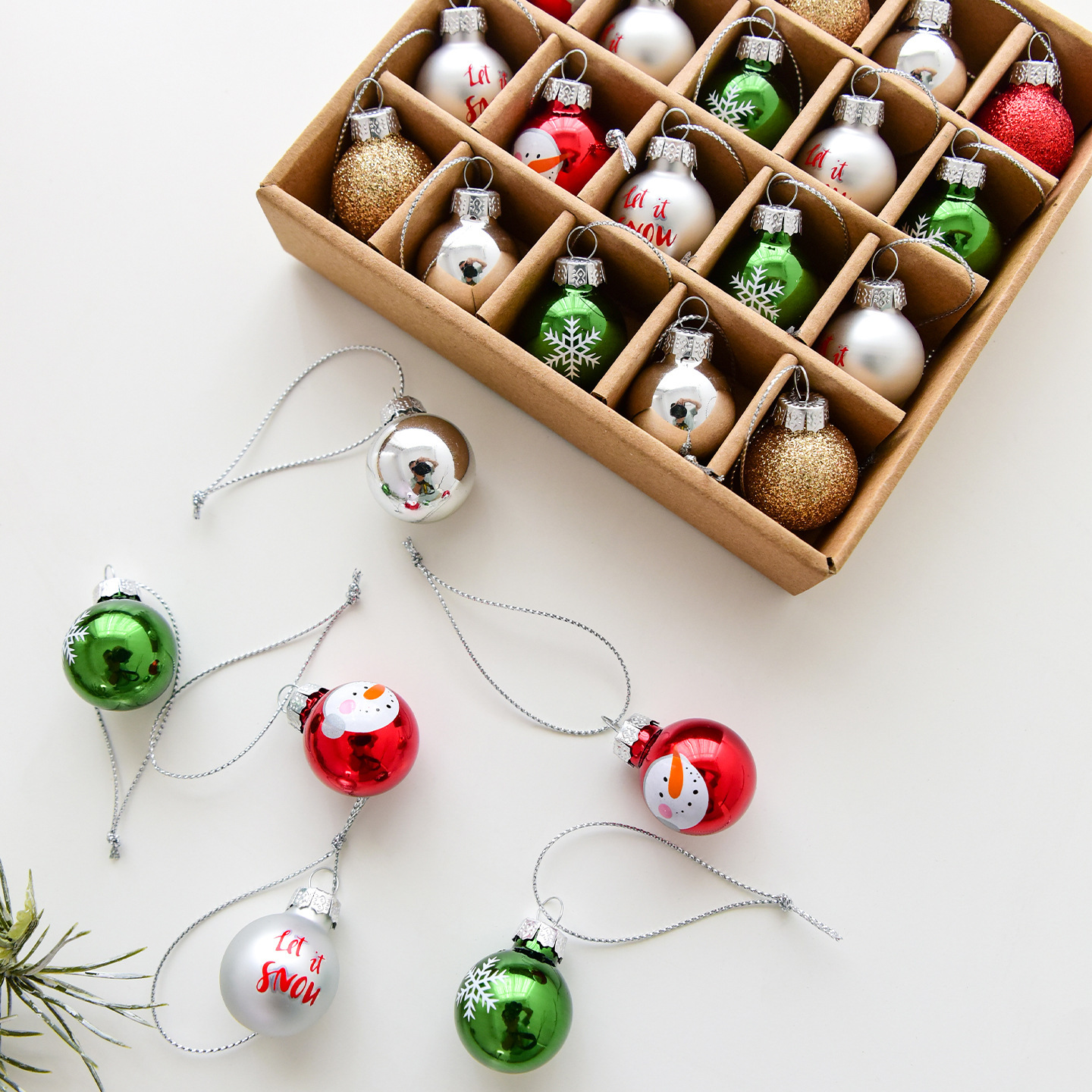 Transfronterizos nuevos colgantes de bola de vidrio pintados de Navidad decoración de árbol de Navidad bola de Navidad decoración de Navidad diseño de escena