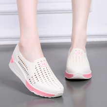 护士鞋女白色坡跟夏季美容鞋洞洞塑胶透气不累脚防臭增高厚底凉鞋