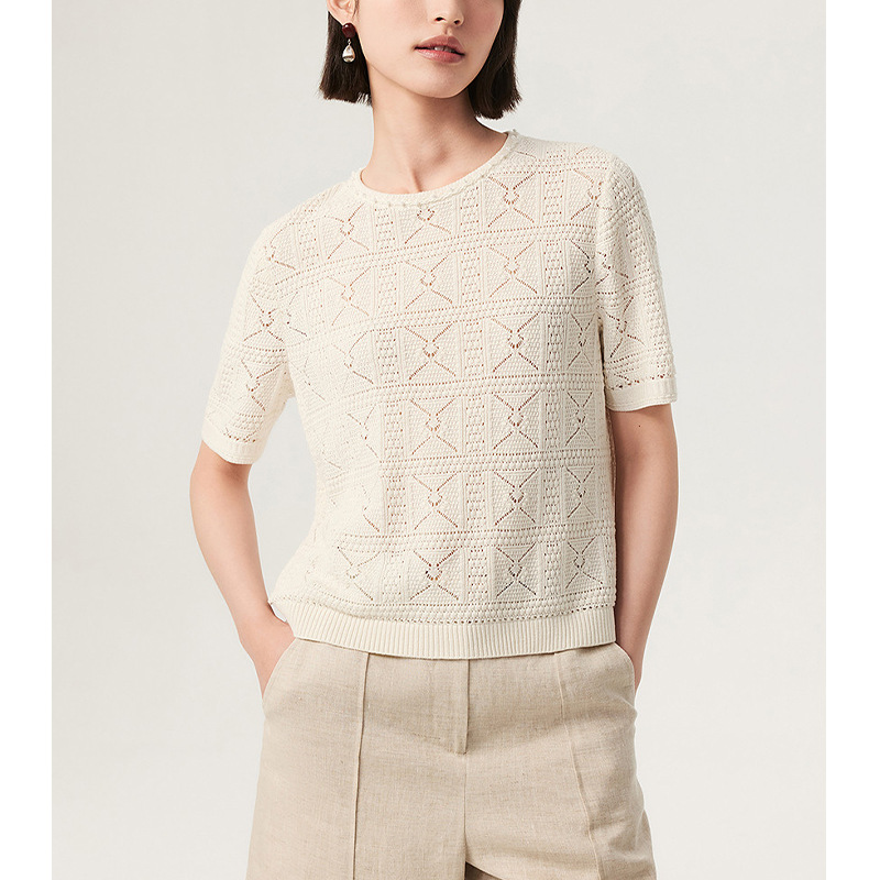 Summer thin breathable silk knitted sweater with a round collar