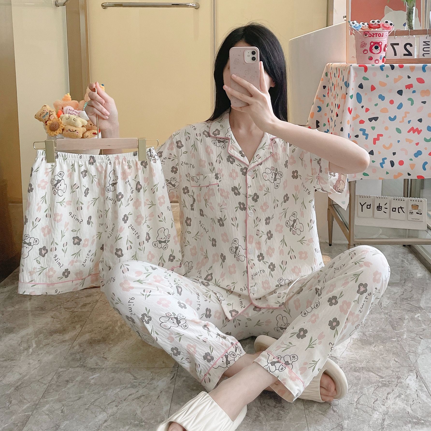 Empaquetado fuera de una sola nube pijamas de algodón de tres piezas para mujer verano dulce pantalones cortos de manga corta ropa de dibujos animados para el hogar