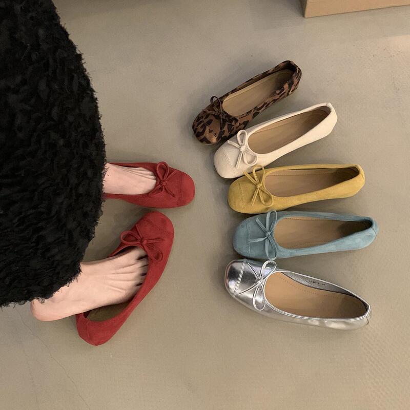French Flat Shallow Mouth Women's Shoes 2024 New Vintage Suede Red Shoes Fairy Style Ballet Pea Shoes