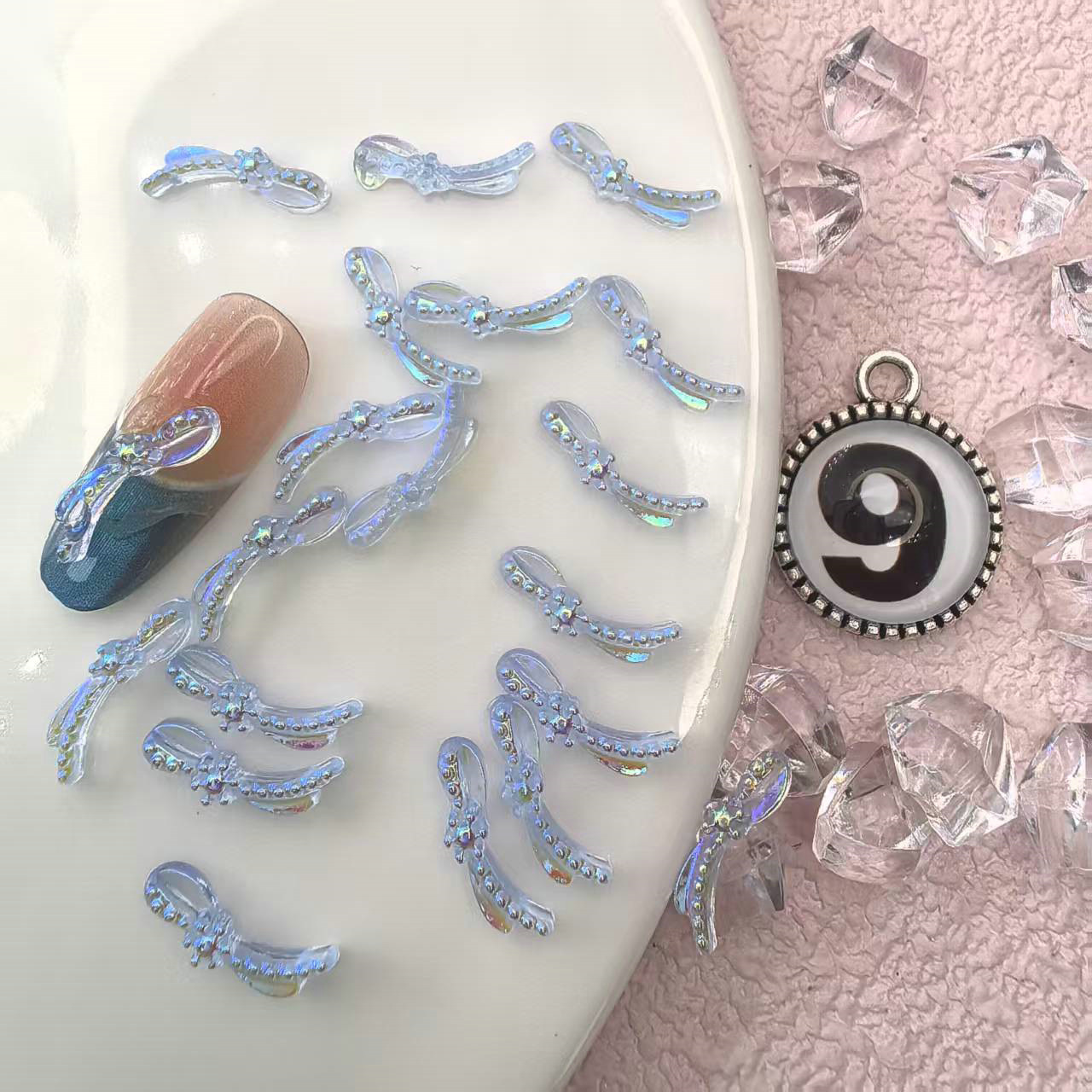 天蓝色蝴蝶结美甲饰品24.jpg