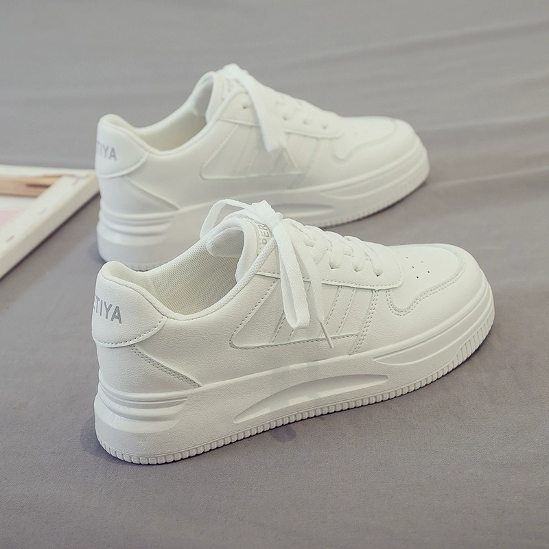 Zapatos casuales deportivos universales primavera y otoño 2025 nuevos zapatos de plancha de moda retrógrados cómodos zapatos blancos para mujeres