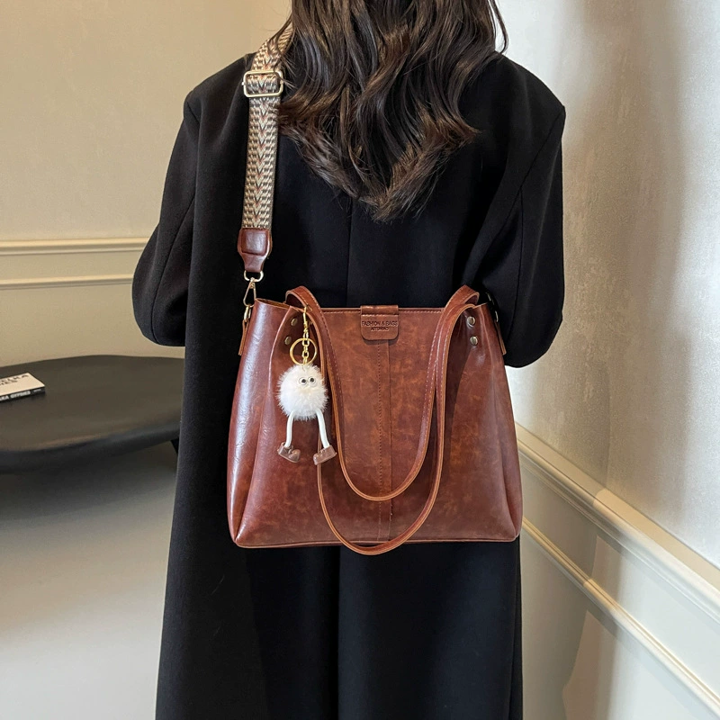 Retro shoulder bag, universal straps, capacious bag strap, high-end