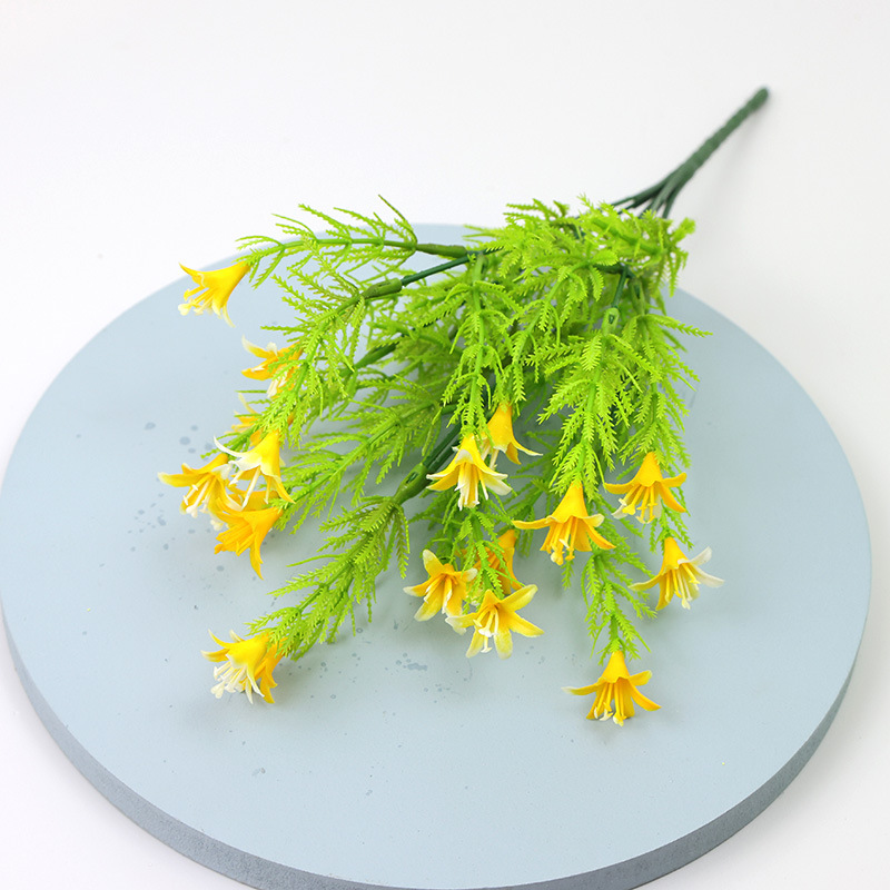 Ramo artificial pequeño lirio artificial flor artificial lirio pequeño mango paquete tela decoración flor arreglo flor suministro directo de fábrica