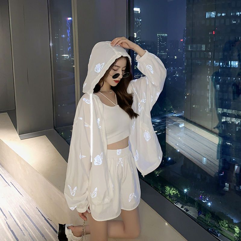 Sanya Travel Wear Super Fairy Seaside Photo Clothes Wang Hong Small Sports Leisure Sunscreen Vacation suit Women