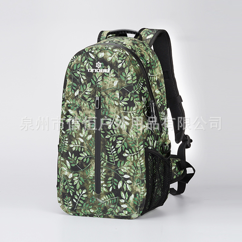 TPU户外防水双肩包01