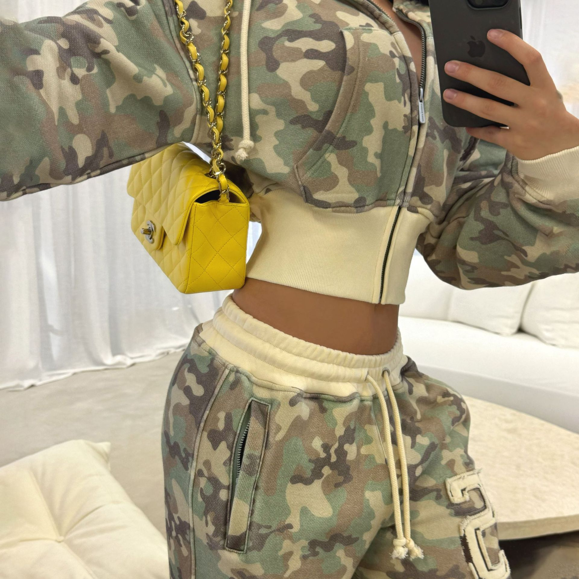 유럽과 미국의 여성 패션 스티칭 스포츠 세트 위장 짧은 허리 후드 스웨터 패션 캐주얼 투피스 여성