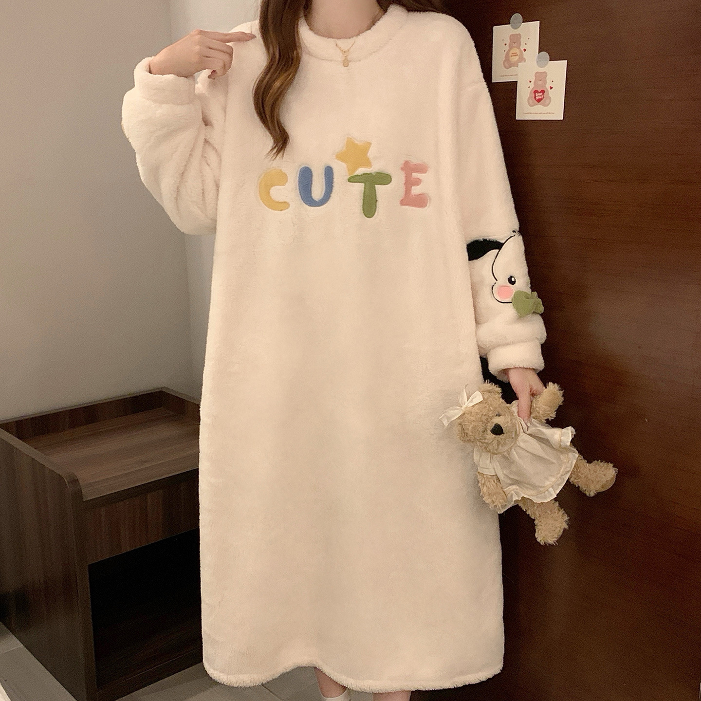 Otoño y invierno pijamas damas engrosadas y peluche lindas dibujos animados de coral rojo largo red pijamas de gran tamaño