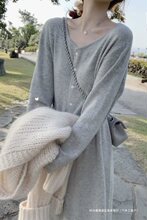 ���ɵ�ë��ȹ��Ů�ﶬ�ȴ�����L���^ϥ����µ�ᘿ�����B��ȹ