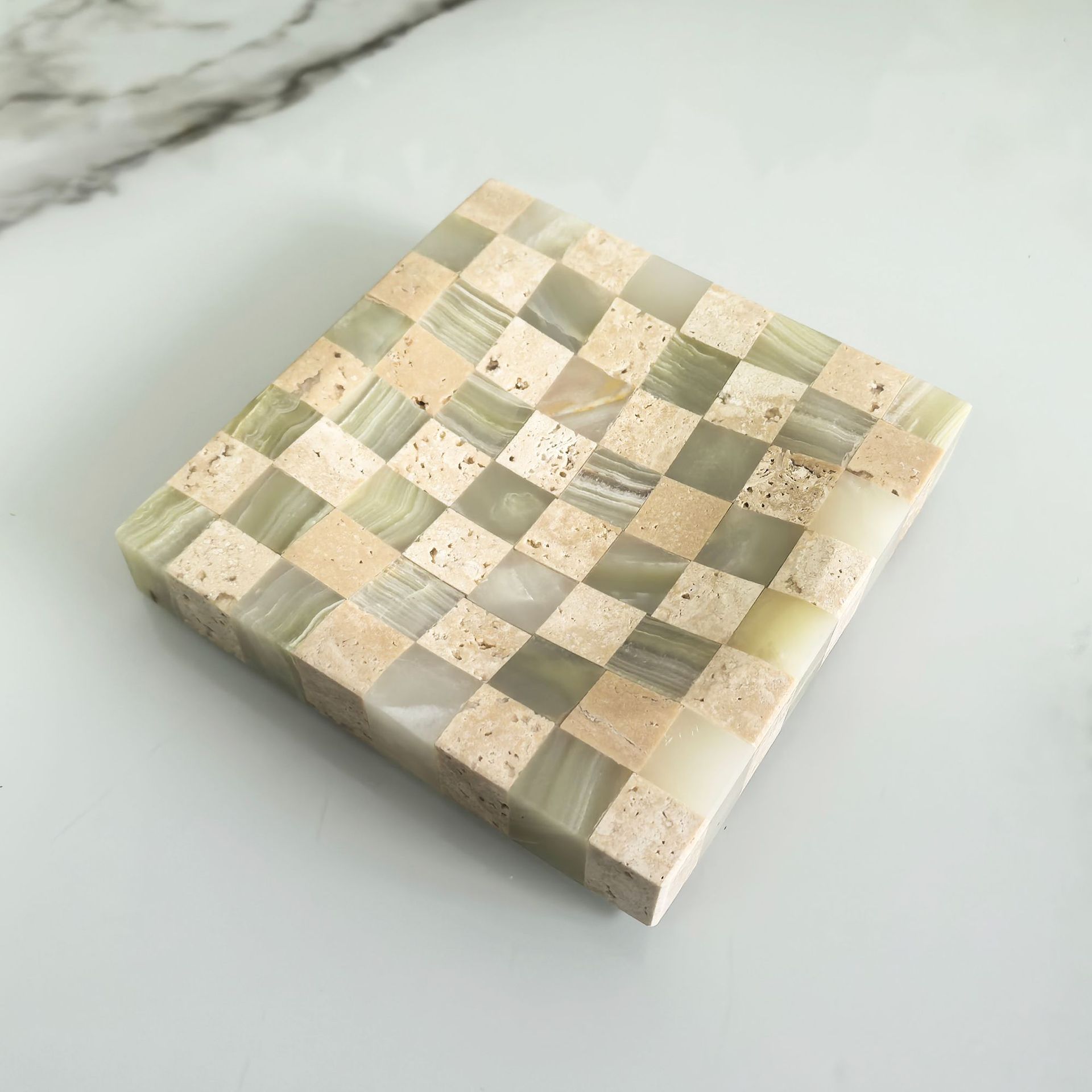 Temu Amazon vende bandejas de mármol natural con patrones de mosaico de bandejas de joyas empalmadas a cuadros