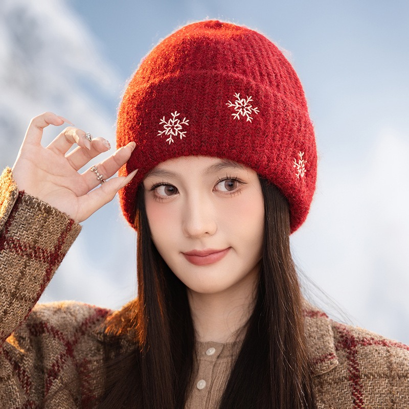 秋冬新款圣诞雪花毛线帽韩系百搭防风帽子女休闲保暖护耳套头帽新|undefined