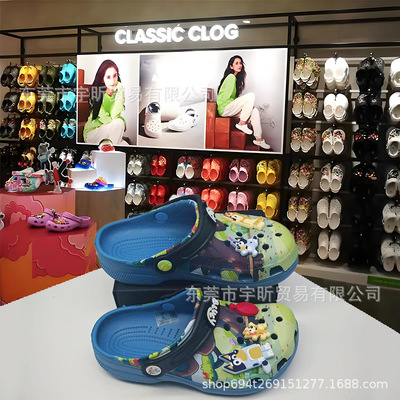 Детские модные нескользящие тапочки в стиле Crocs, износостойкие босоножки, пляжная обувь, семейный стиль