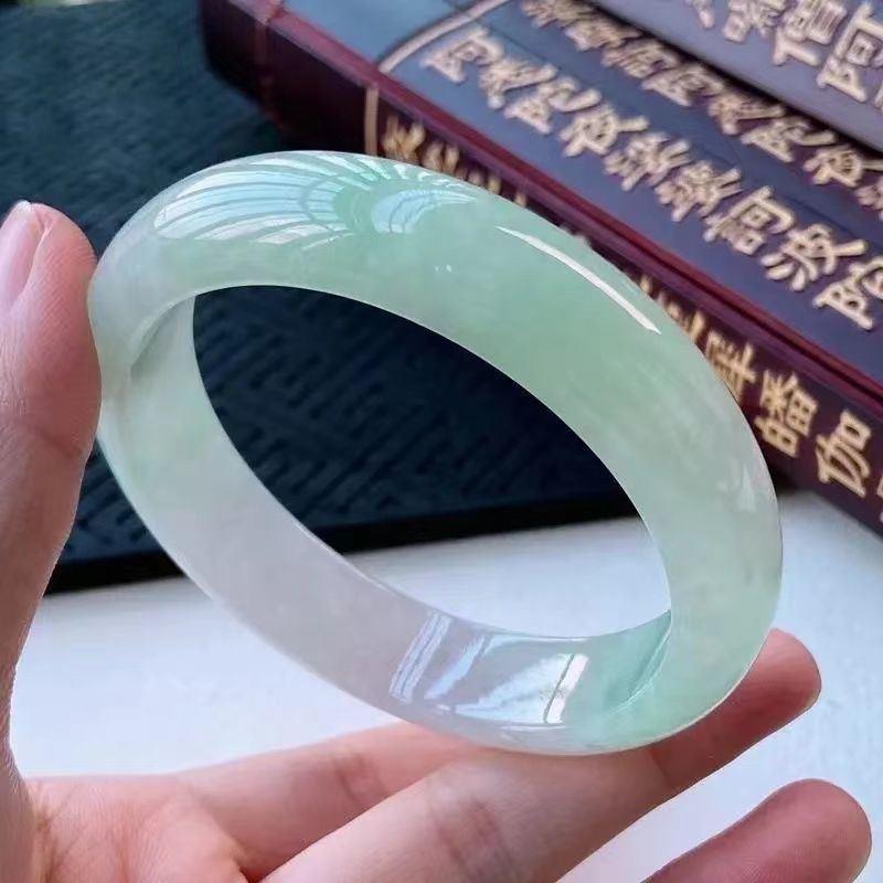 Vòng tay ngọc Miến Điện cao cấp, nước băng trong, sắc xanh nhạt nổi hoa, chứng nhận ngọc thật — Đường kính trong 64mm, Đường kính trong 52mm, Đường kính trong 63mm, Đường kính trong 53mm