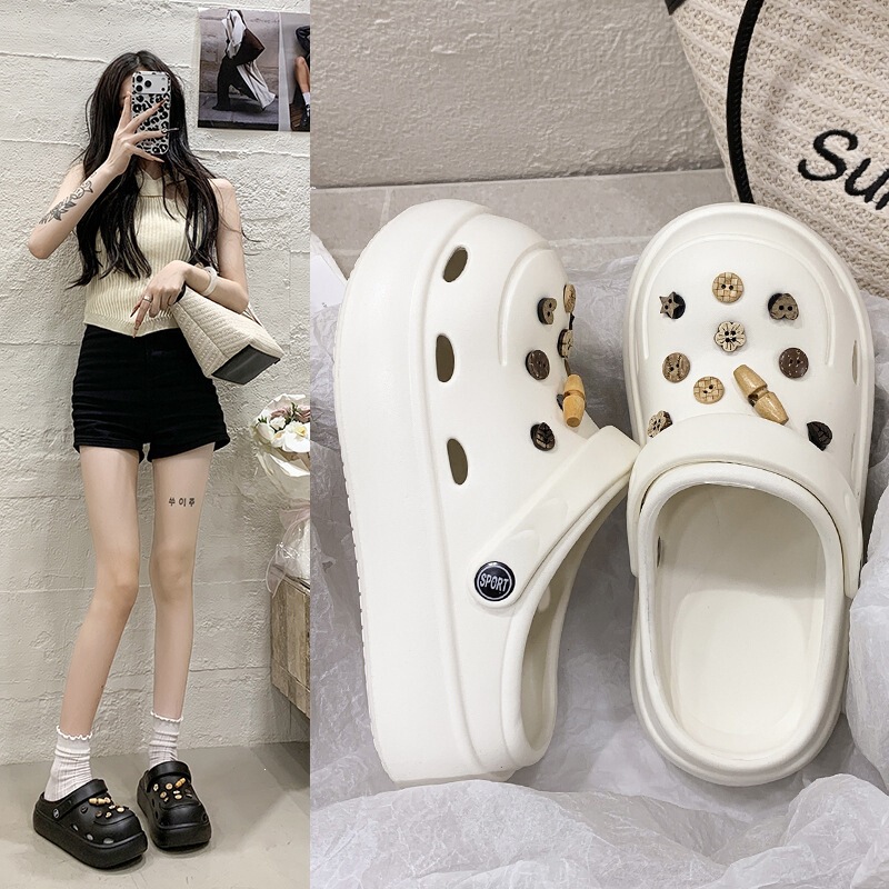 2026 Summer New Retro Antique-Style Wooden Button Women's Clogs for Home and Outdoor Use, Thick-Soled Dual-Wear Sandals