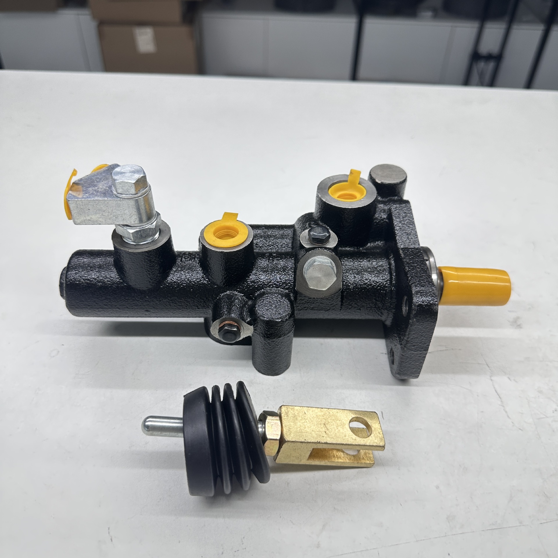 Brake Booster Suitable for Toyota Forklift 47250-31450-71 472503145071