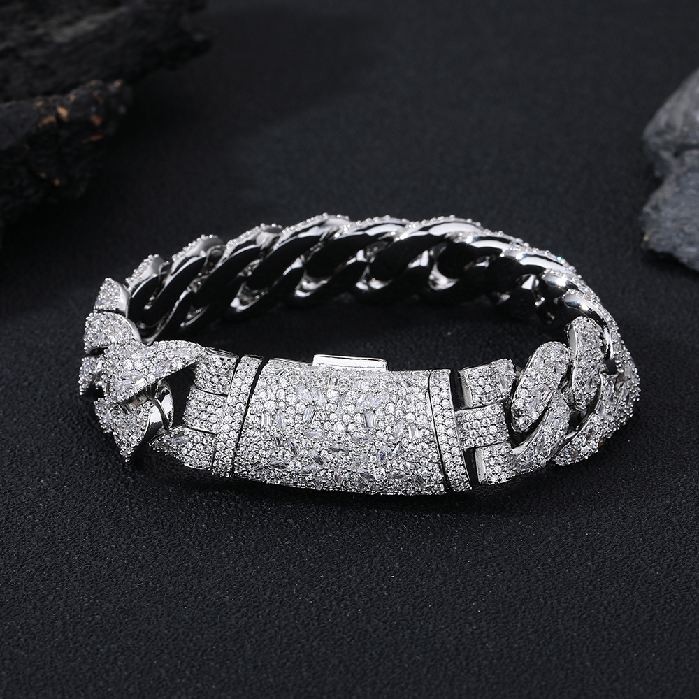 Personalized Cuban Chain Necklace With Zirconia And Diamond Studs_voghion.com