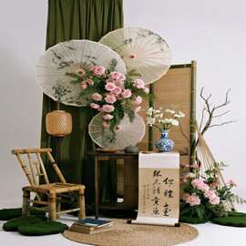 国风中式婚礼美陈布置装饰桐油油纸伞古风店铺橱窗中国风花艺装饰