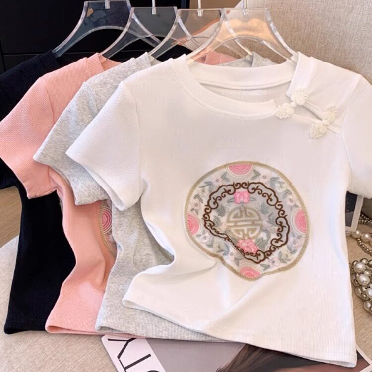 New Chinese style, Chinese knot button, split short-sleeved T-shirt for women, summer, petite, heavy embroidery design, short top.
