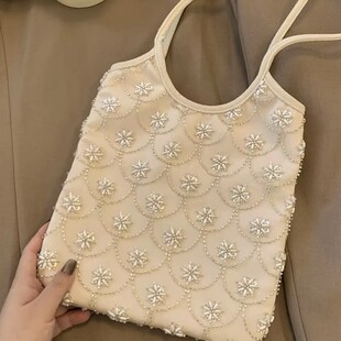 ����Ψ��С���̽�����������Ů��������Y�����μ���ٴ������