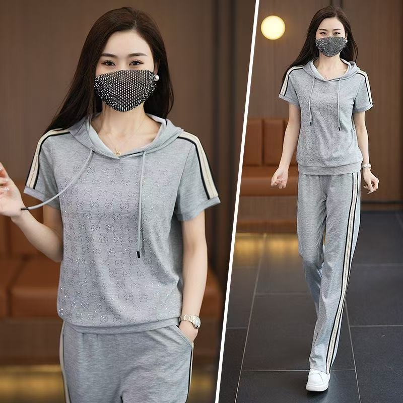 Heavy Casual Hot Diamond Sports Suit for Women Summer New Fashion Breathable Cotton Short-Sleeved Age-Reducing Two-Piece Set